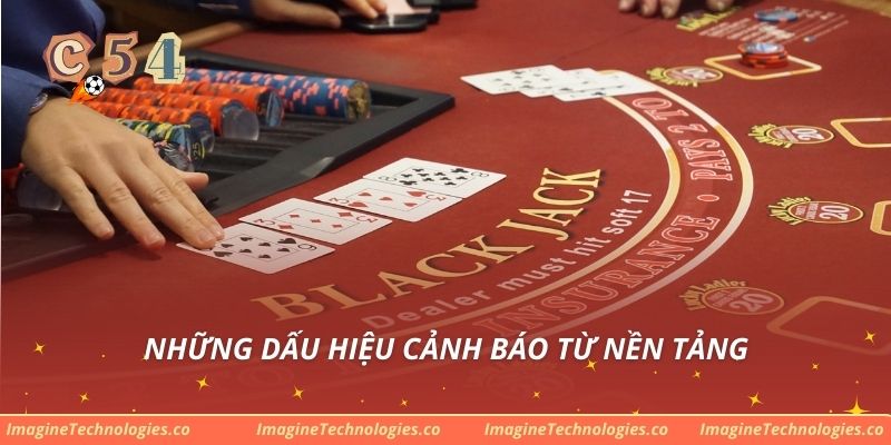 Những dấu hiệu cảnh báo từ nền tảng